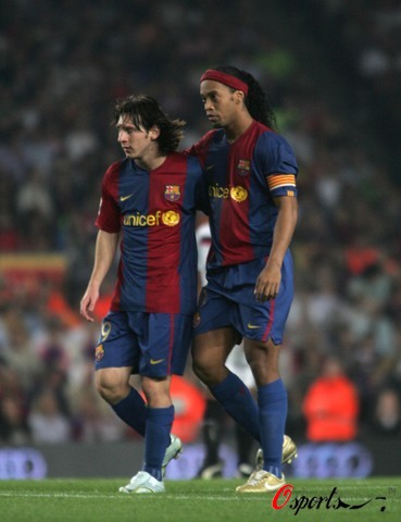 [中超]陈晋一传中 于汉超头球扳平比分