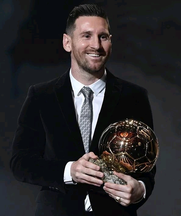 记者：上海申花引进盖伊的总转会费最高可达180万英镑