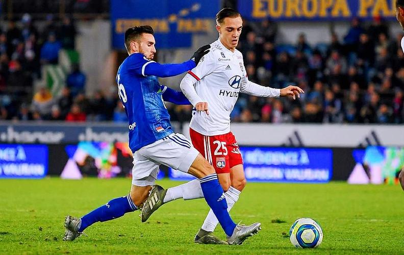 意甲强队集体发力