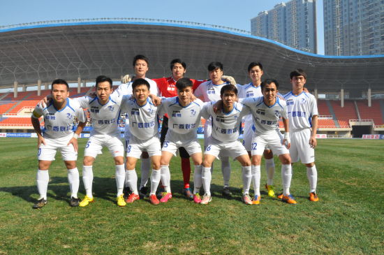 东契奇豪取30+2+10无缘最佳，詹姆斯30+8+8演绎赛季巅峰